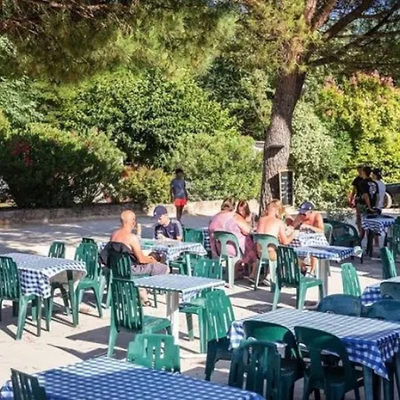 Kamp alanı Mobil Accueillant - 6 Pers. - Api-1-52-2444